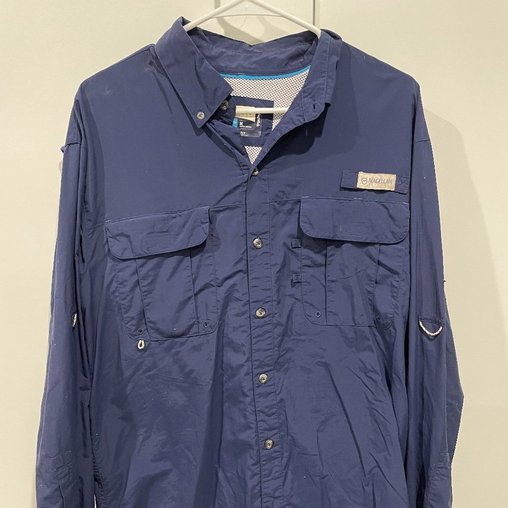 Navy Blue Men's Vented Fishing Shirt Mesh-lined button-up Magellan size Medium